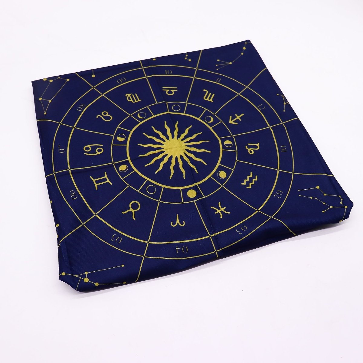 Tapete para lectura del Tarot del Zodiaco de Mystical Tienda, con símbolos zodiacales y diseño místico en tela.