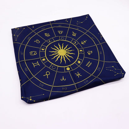 Tapete para lectura del Tarot del Zodiaco de Mystical Tienda, con símbolos zodiacales y diseño místico en tela.